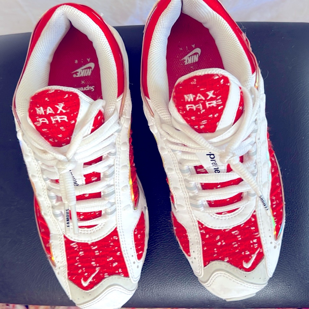 Nike Air Max Tailwind 4
Supreme White